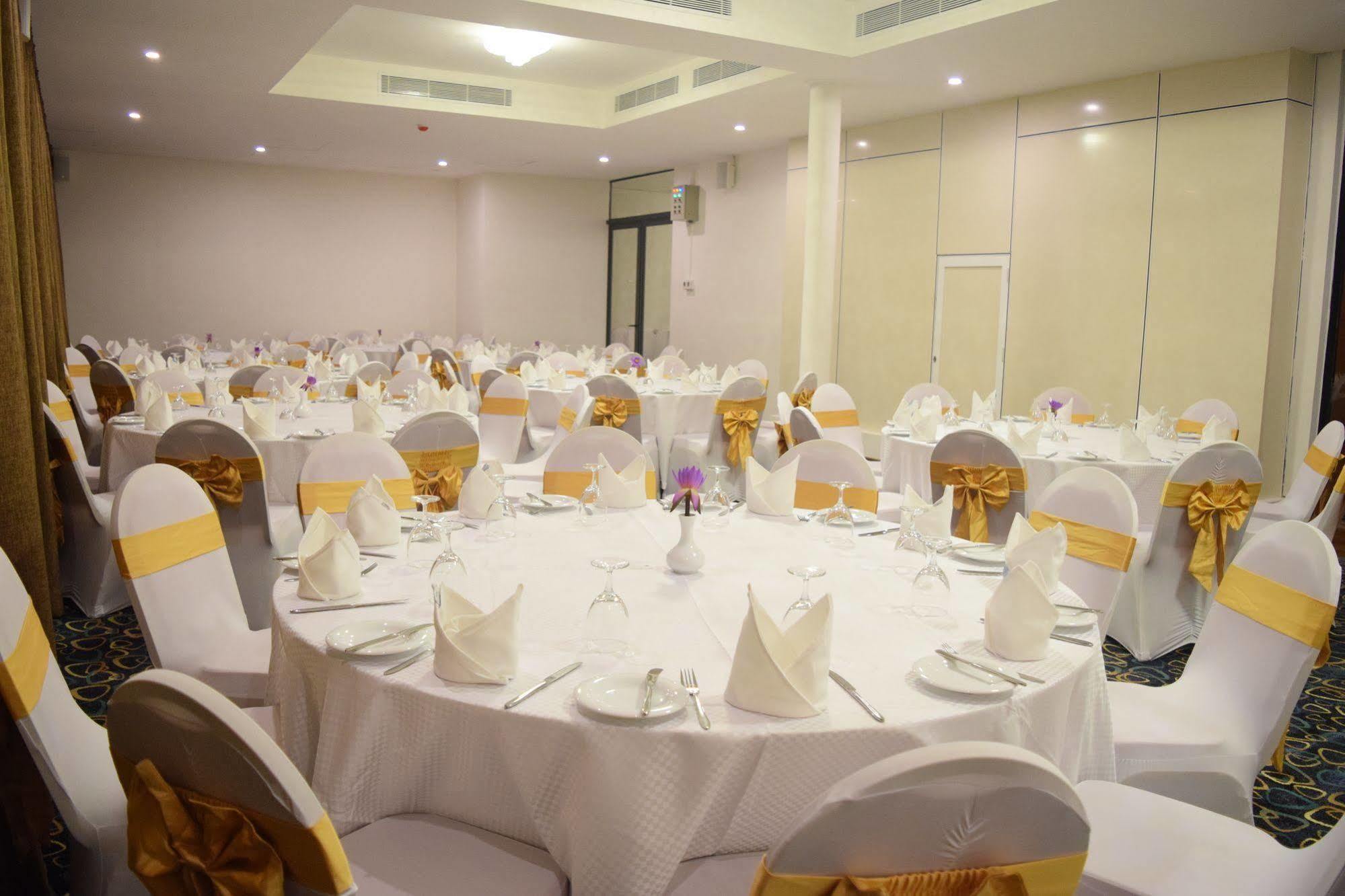 Anarva Hotel & Spa Dehiwala-Mount Lavinia Bagian luar foto